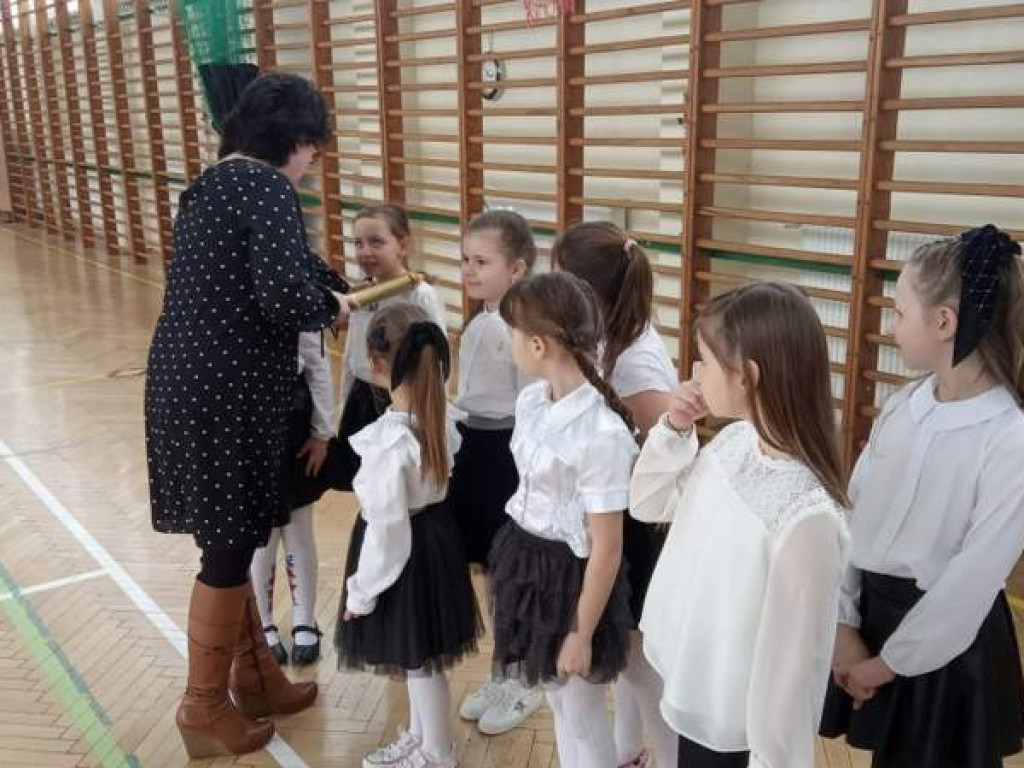Ślubowanie klas pierwszych w hrubieszowskiej Trójce - ZDJĘCIA