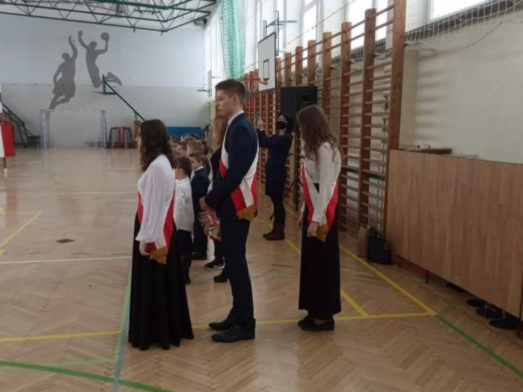 Ślubowanie klas pierwszych w hrubieszowskiej Trójce - ZDJĘCIA