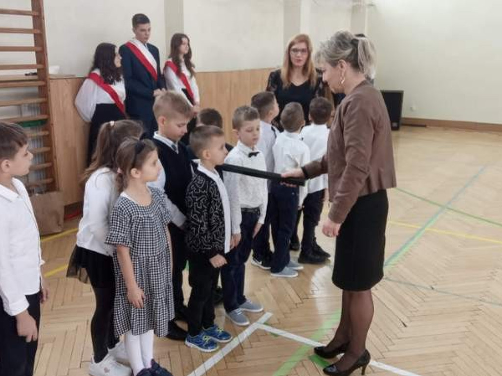 Ślubowanie klas pierwszych w hrubieszowskiej Trójce - ZDJĘCIA