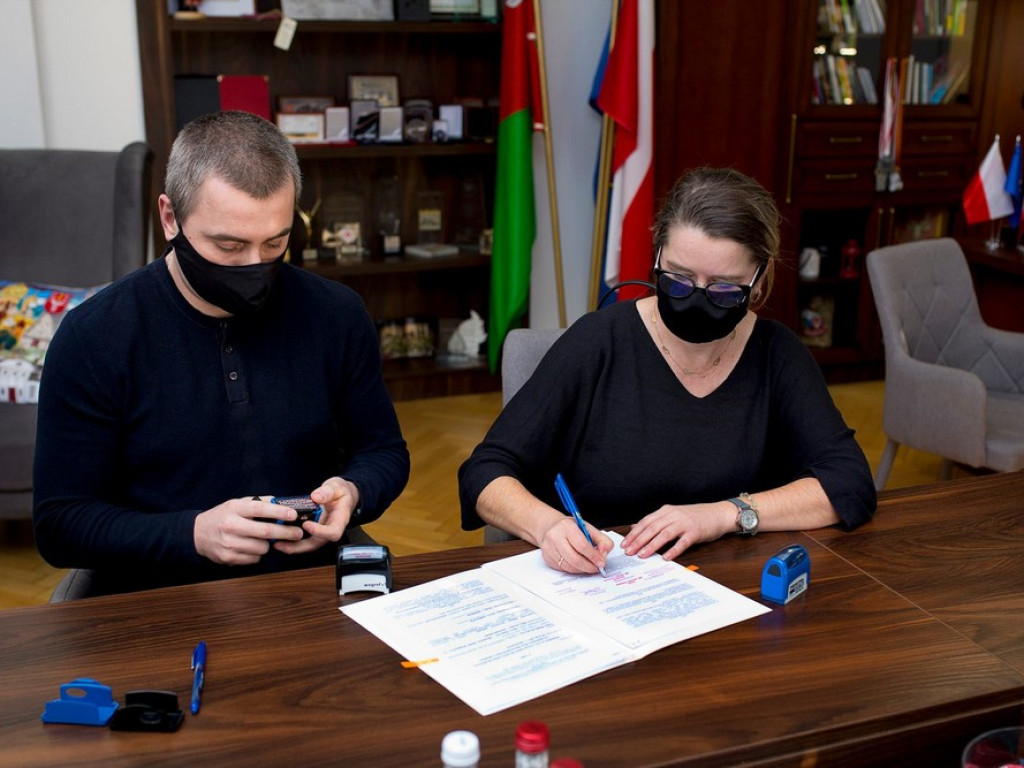Miejskie dotacje na sport - umowy podpisane. Wszędzie cięcia, w Unii największe