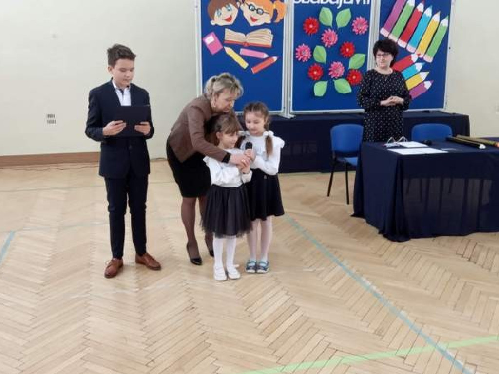 Ślubowanie klas pierwszych w hrubieszowskiej Trójce - ZDJĘCIA