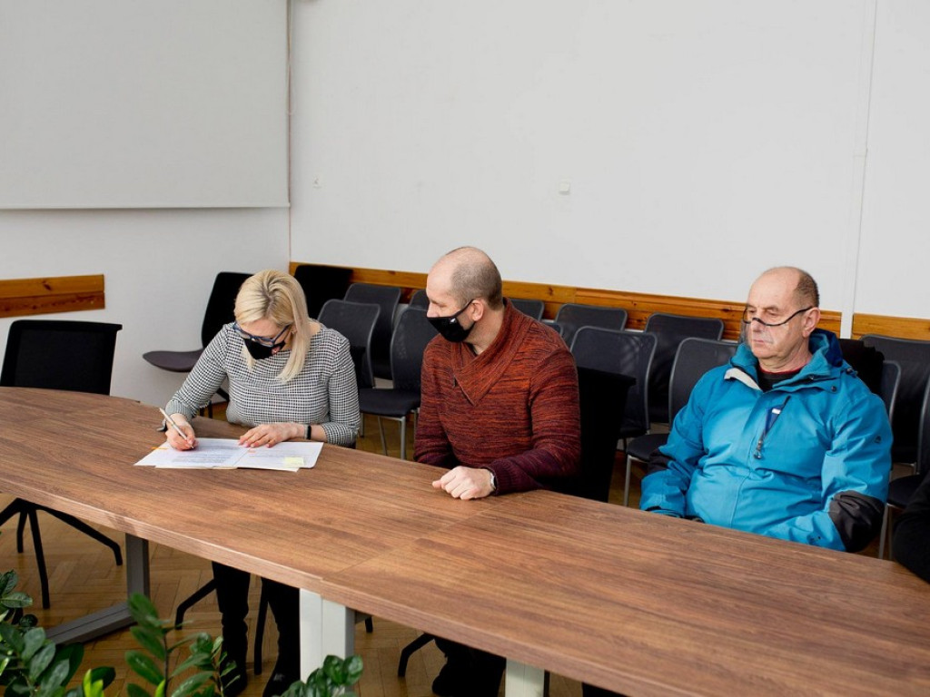 Miejskie dotacje na sport - umowy podpisane. Wszędzie cięcia, w Unii największe