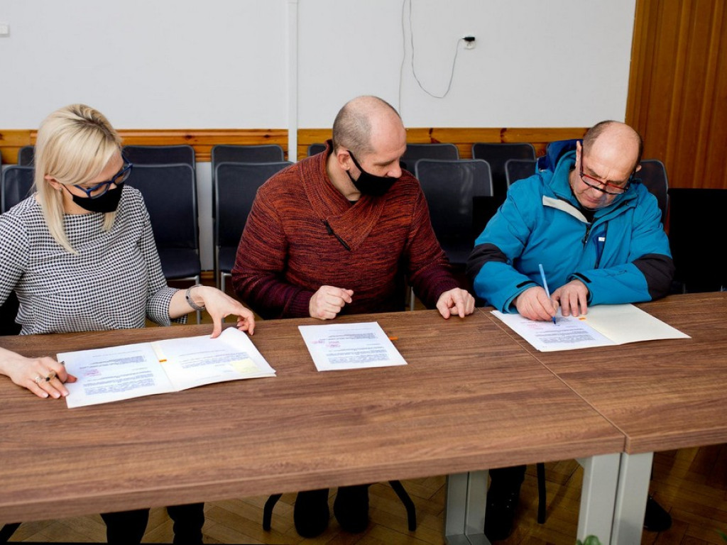 Miejskie dotacje na sport - umowy podpisane. Wszędzie cięcia, w Unii największe