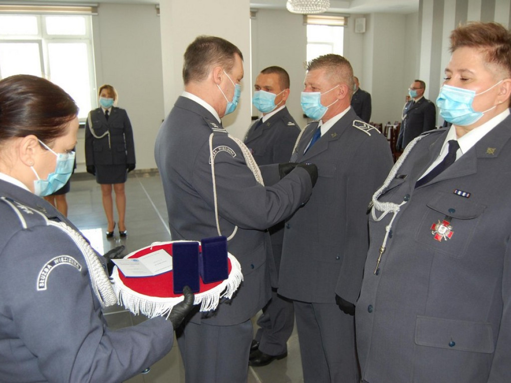 Święto Służby Więziennej w hrubieszowskim zakładzie karnym - awanse, odznaczenia, pożegnania - ZDJĘCIA