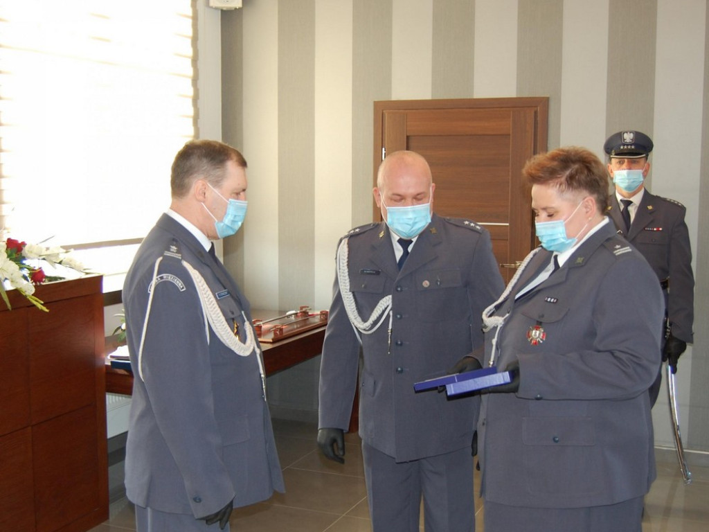 Święto Służby Więziennej w hrubieszowskim zakładzie karnym - awanse, odznaczenia, pożegnania - ZDJĘCIA