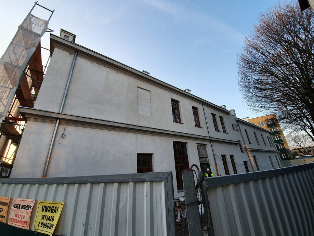 Hrubieszów: Ciągle trwa remont budynku Syndykatu Rolniczego - ZDJĘCIA