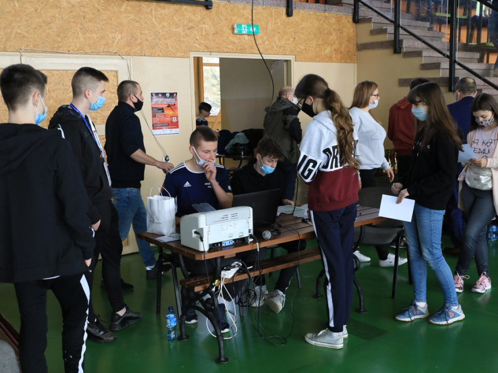 Hrubieszów: Za nami XIV Ogólnopolskie Zawody Modeli Szybowców Halowych klasy F1N - ZDJĘCIA, WIDEO
