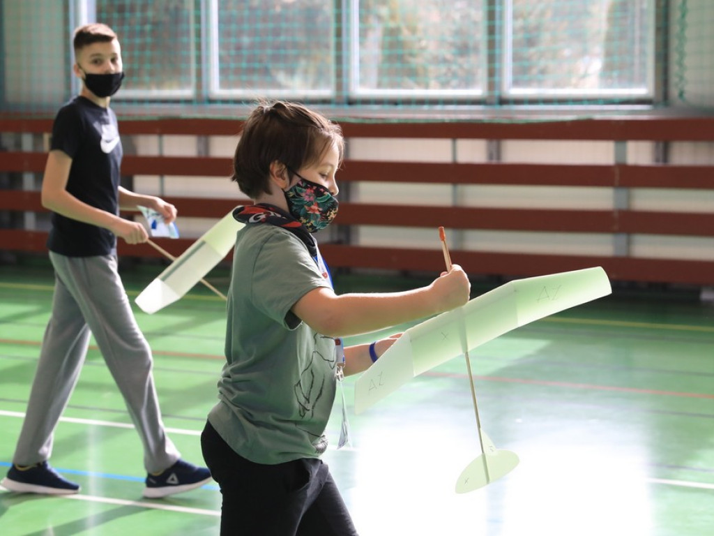 Hrubieszów: Za nami XIV Ogólnopolskie Zawody Modeli Szybowców Halowych klasy F1N - ZDJĘCIA, WIDEO