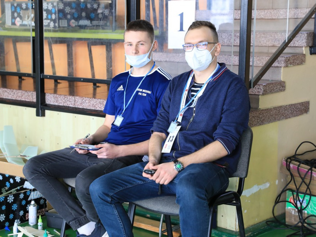 Hrubieszów: Za nami XIV Ogólnopolskie Zawody Modeli Szybowców Halowych klasy F1N - ZDJĘCIA, WIDEO