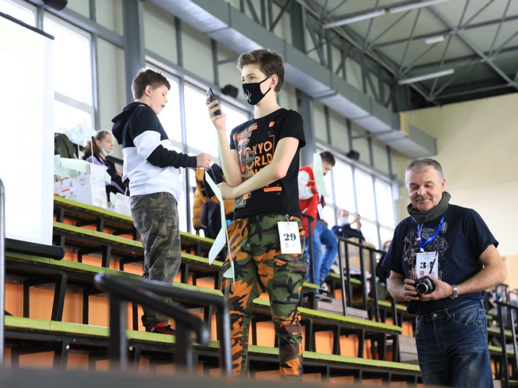 Hrubieszów: Za nami XIV Ogólnopolskie Zawody Modeli Szybowców Halowych klasy F1N - ZDJĘCIA, WIDEO