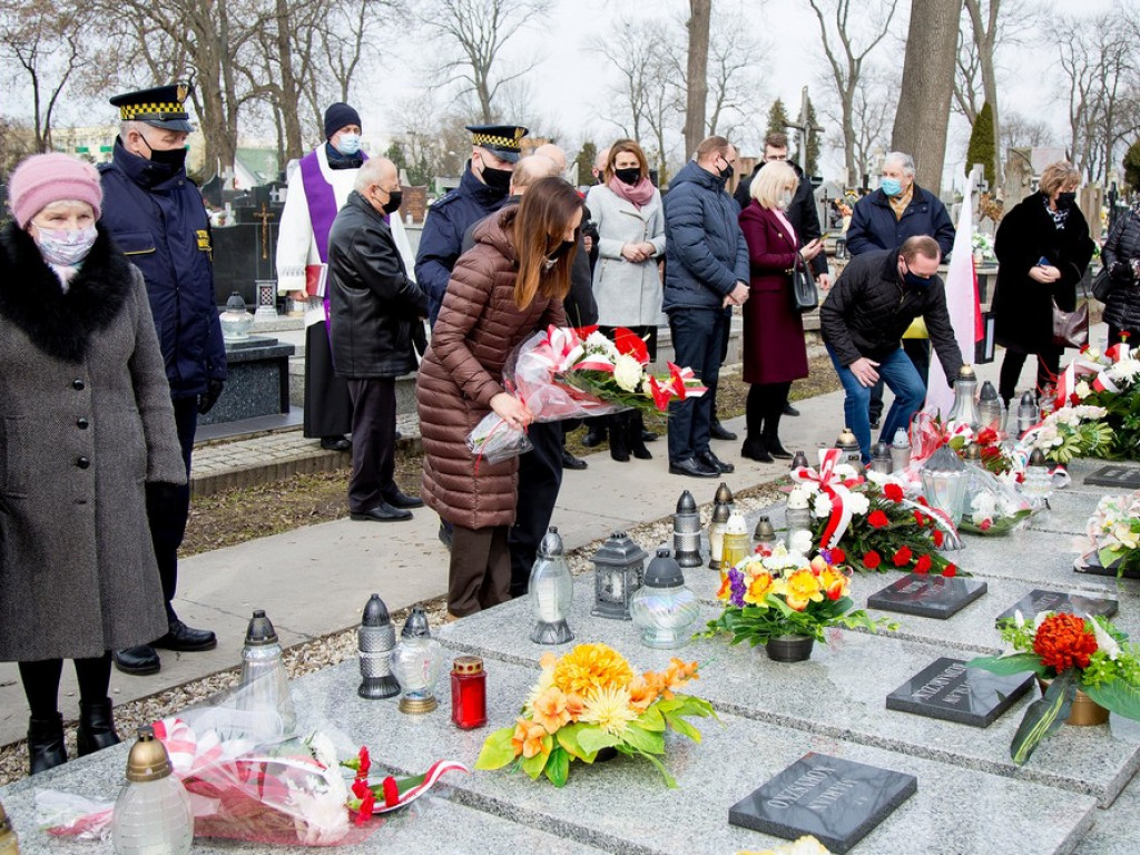 Hrubieszów uczcił 77. rocznica mordu dokonanego na kolejarzach w Gozdowie - ZDJĘCIA