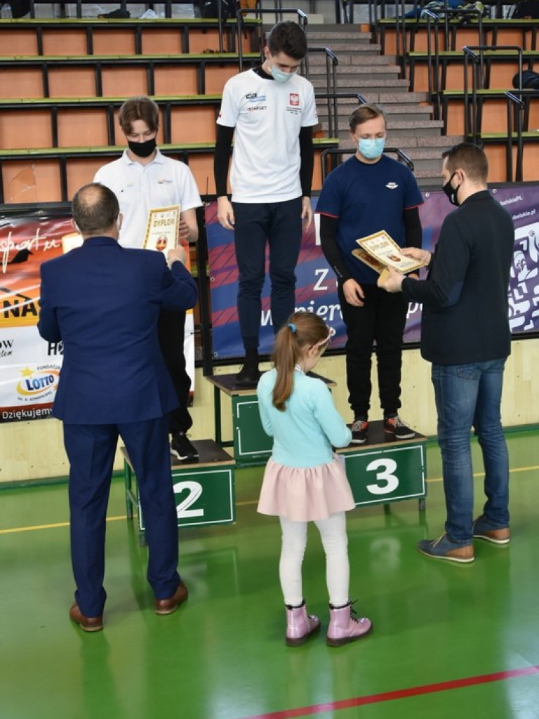 Hrubieszów: Wyniki XIV Ogólnopolskich Zawodów Modeli Szybowców Halowych klasy F1N - ZDJĘCIA, WIDEO