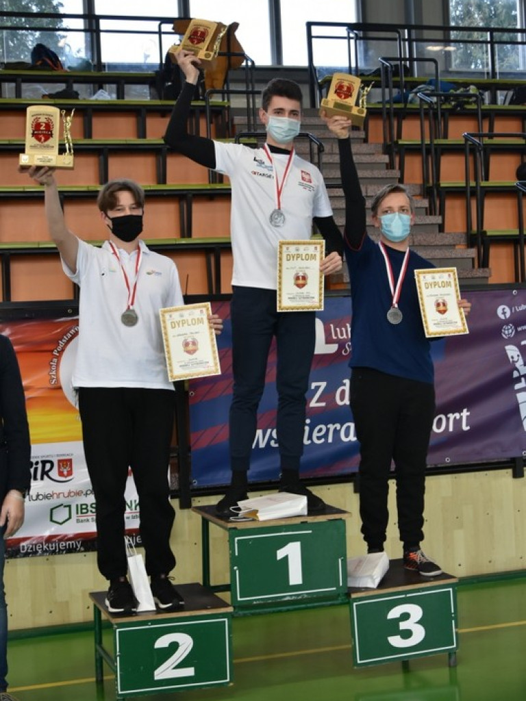 Hrubieszów: Wyniki XIV Ogólnopolskich Zawodów Modeli Szybowców Halowych klasy F1N - ZDJĘCIA, WIDEO