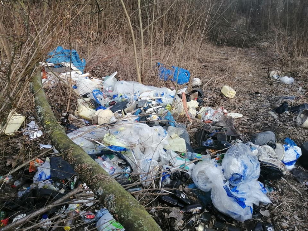 Hrubieszów: Uporządkowano nielegalne wysypisko śmieci - ZDJĘCIA