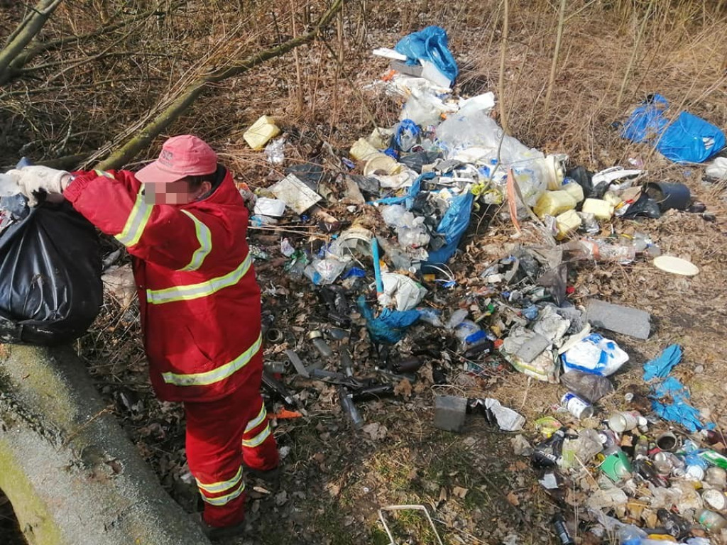 Hrubieszów: Uporządkowano nielegalne wysypisko śmieci - ZDJĘCIA