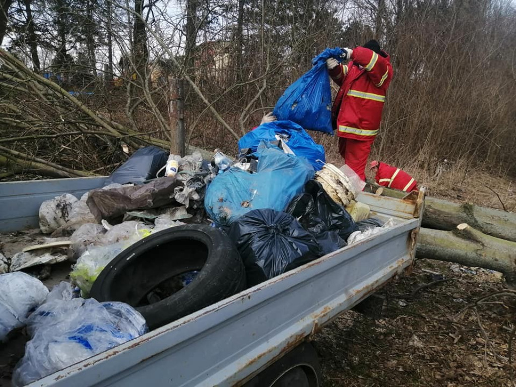 Hrubieszów: Uporządkowano nielegalne wysypisko śmieci - ZDJĘCIA