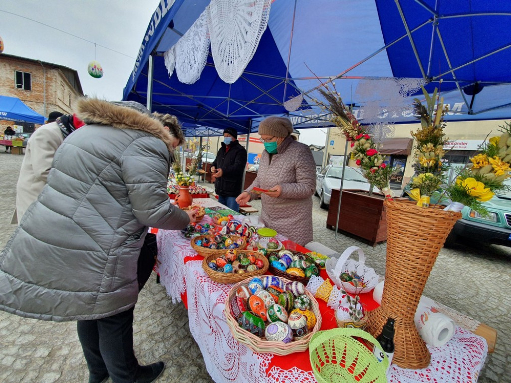 Hrubieszów: Wielkanocny Kiermasz Pisanek i Palm - ZDJĘCIA, WIDEO