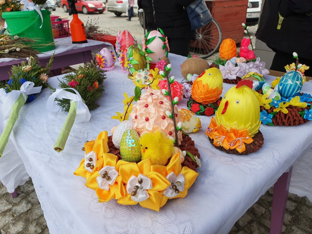 Hrubieszów: Wielkanocny Kiermasz Pisanek i Palm - ZDJĘCIA, WIDEO