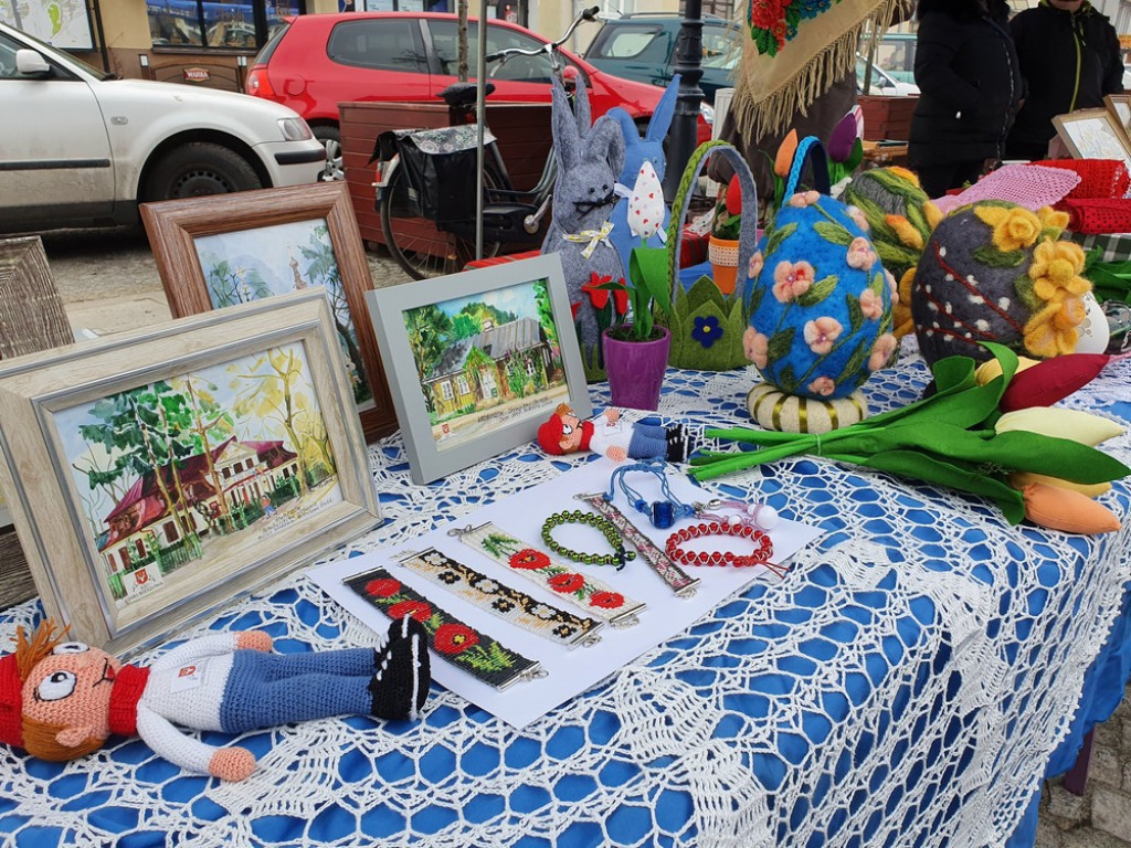 Hrubieszów: Wielkanocny Kiermasz Pisanek i Palm - ZDJĘCIA, WIDEO