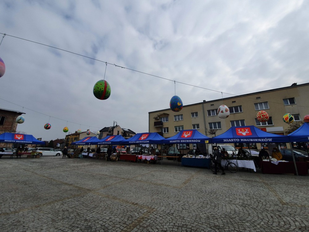 Hrubieszów: Wielkanocny Kiermasz Pisanek i Palm - ZDJĘCIA, WIDEO