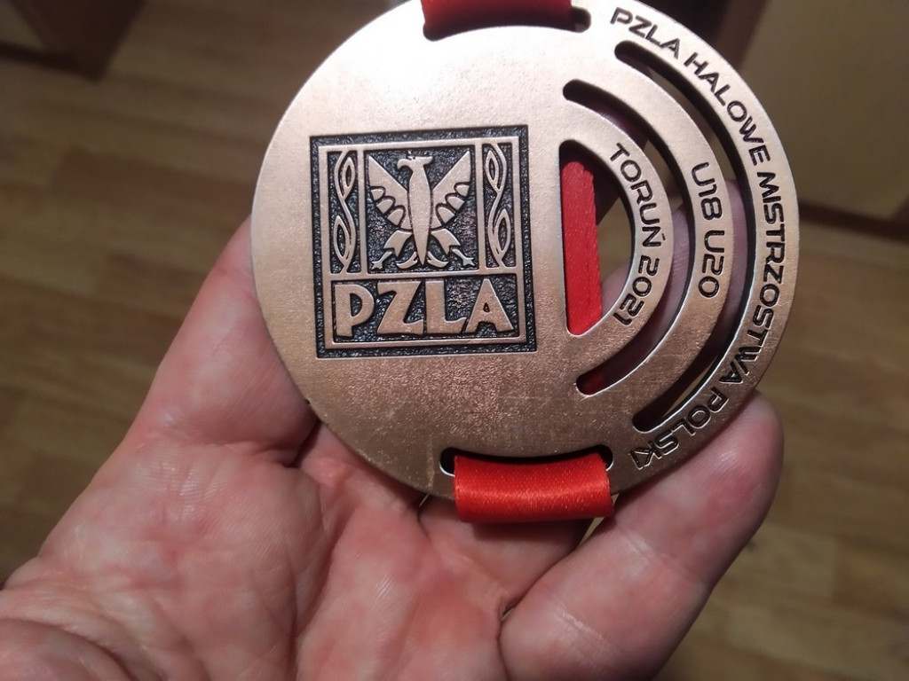 Rozmowa z Karoliną Tarnowską brązową medalistką Halowych Mistrzostwa Polski Juniorek w chodzie sportowym - ZDJĘCIA