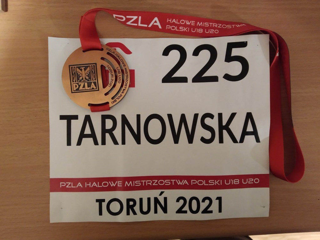 Rozmowa z Karoliną Tarnowską brązową medalistką Halowych Mistrzostwa Polski Juniorek w chodzie sportowym - ZDJĘCIA