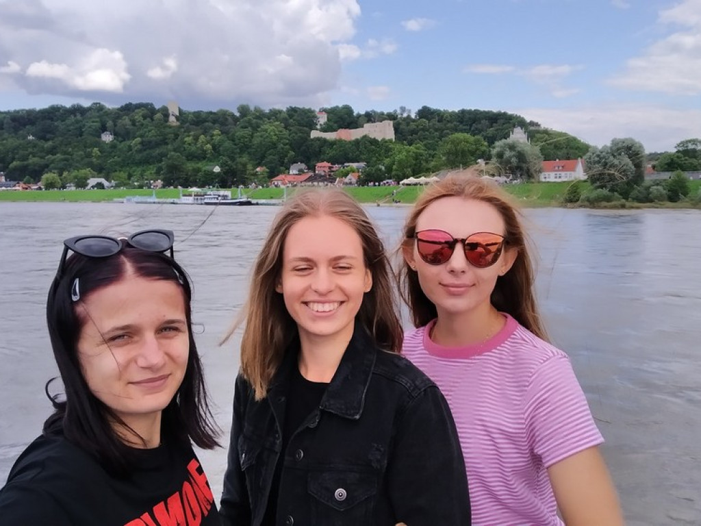 Rozmowa z Karoliną Tarnowską brązową medalistką Halowych Mistrzostwa Polski Juniorek w chodzie sportowym - ZDJĘCIA