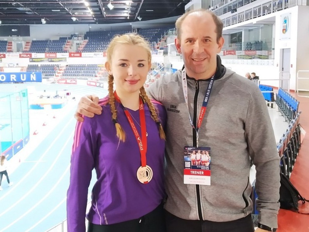 Rozmowa z Karoliną Tarnowską brązową medalistką Halowych Mistrzostwa Polski Juniorek w chodzie sportowym - ZDJĘCIA