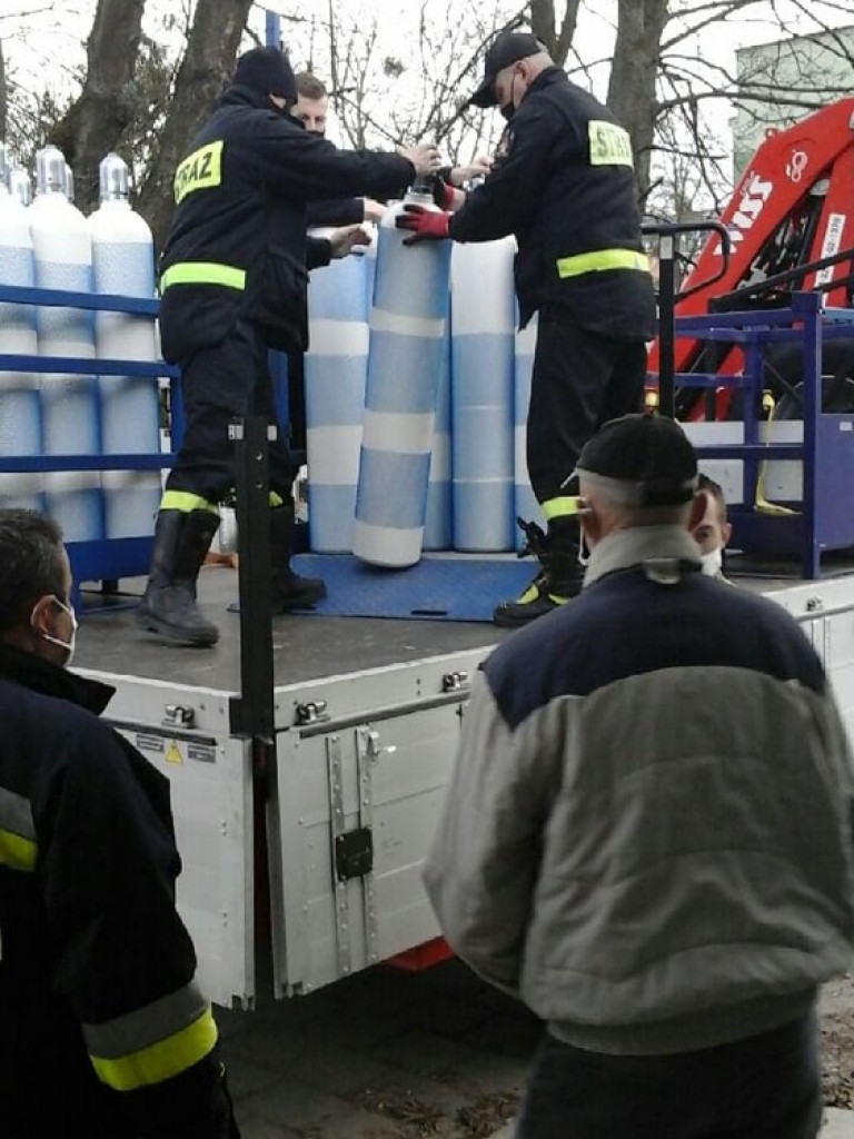 Strażacy transportowali tlen do hrubieszowskiego szpitala - ZDJĘCIA