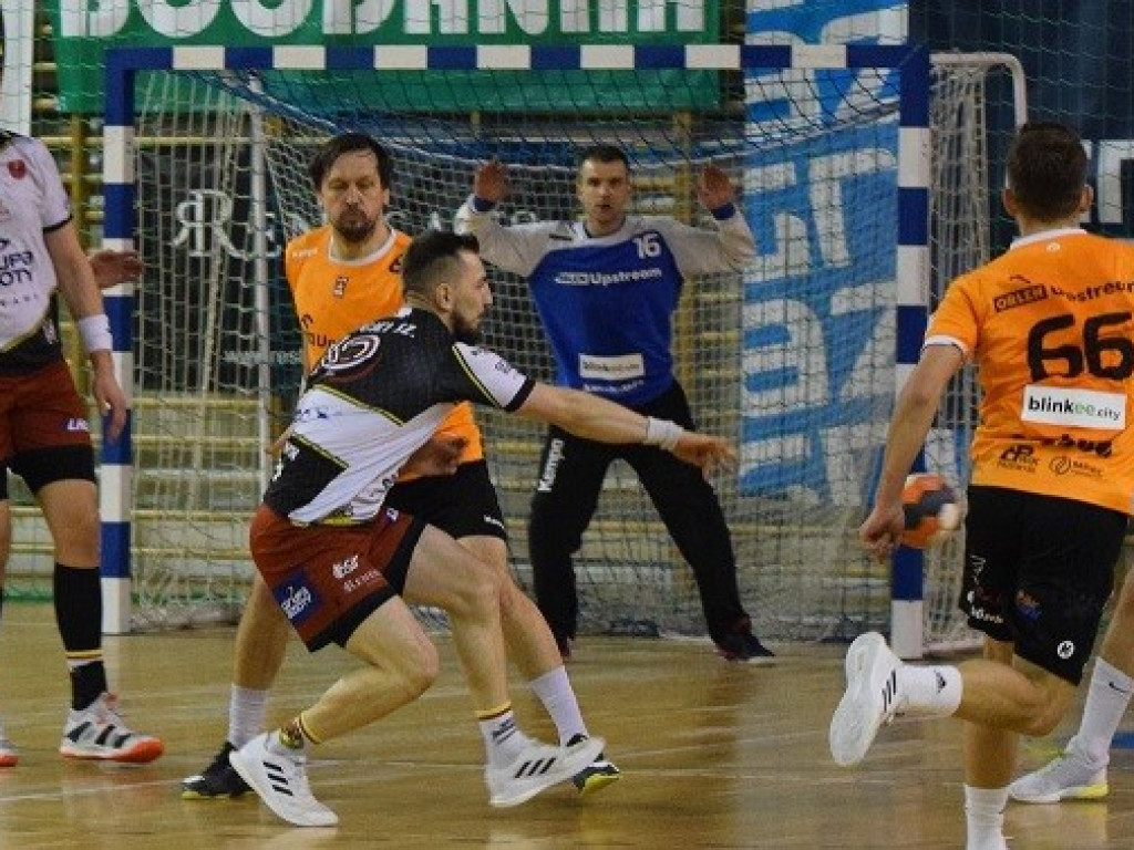 I Liga piłki ręcznej: AZS UJK Kielce - MKS Padwa Zamość 26:31