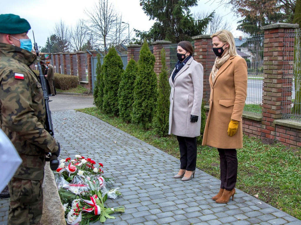 Hrubieszów w hołdzie ofiarom Katynia - ZDJĘCIA