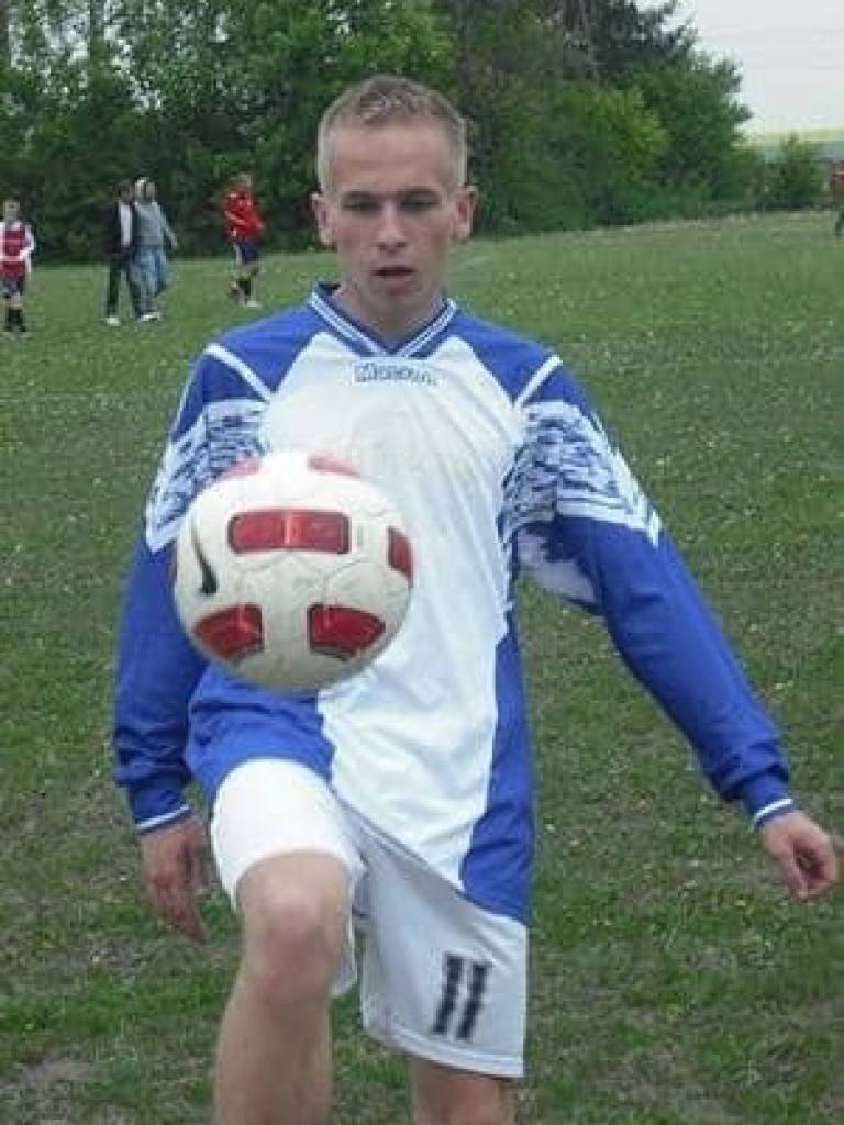 Mikołaj Raczyński przez sport ruszył z Nieledwi na podbój futbolowego świata! - ZDJĘCIA