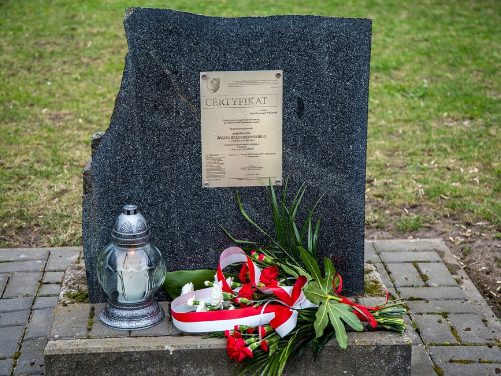 Hrubieszów w hołdzie ofiarom Katynia - ZDJĘCIA
