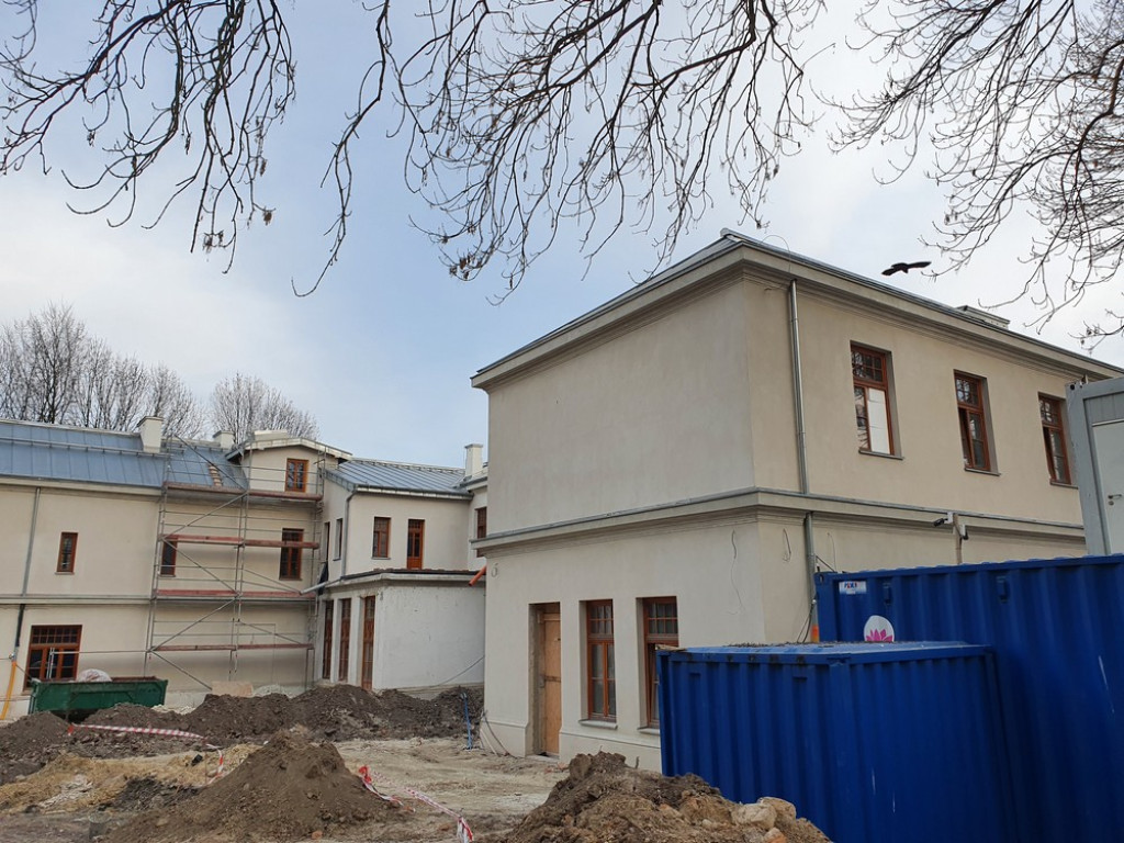 Hrubieszów: Trwa remont Syndykatu Rolniczego - ZDJĘCIA