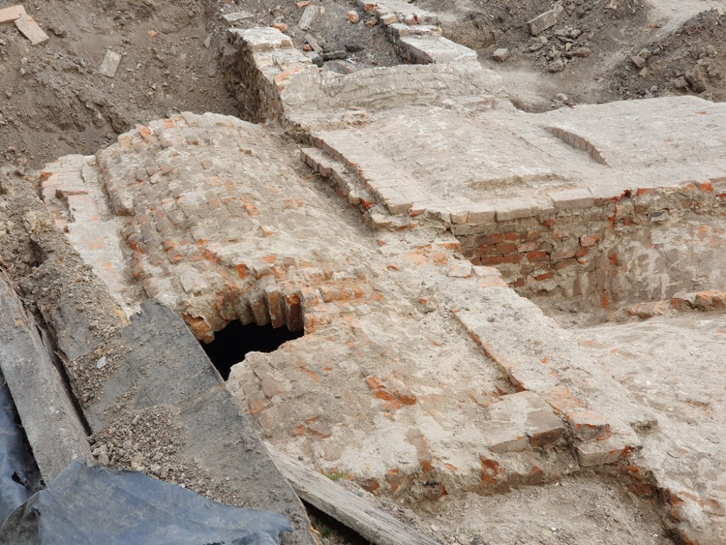 Hrubieszów: Trwa remont Syndykatu Rolniczego - ZDJĘCIA
