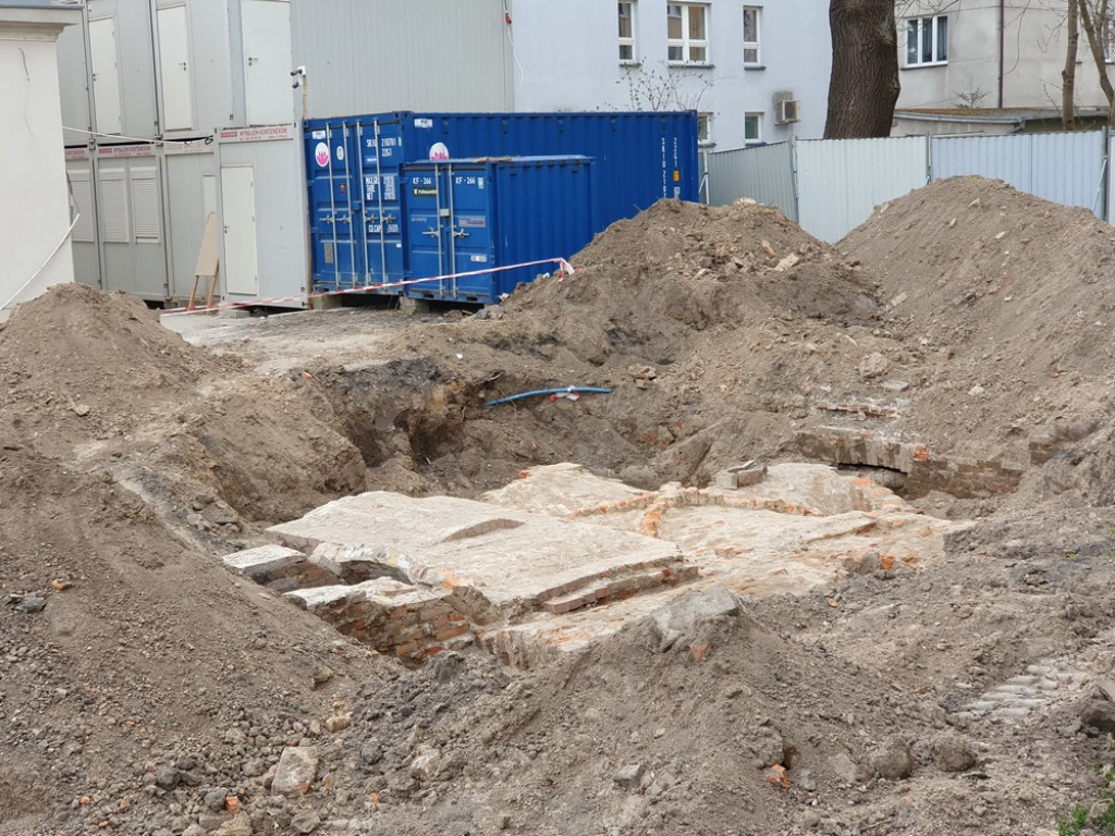 Hrubieszów: Trwa remont Syndykatu Rolniczego - ZDJĘCIA