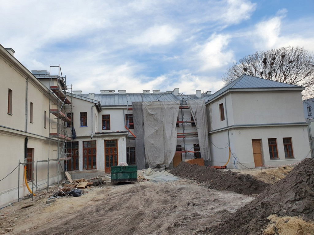 Hrubieszów: Trwa remont Syndykatu Rolniczego - ZDJĘCIA