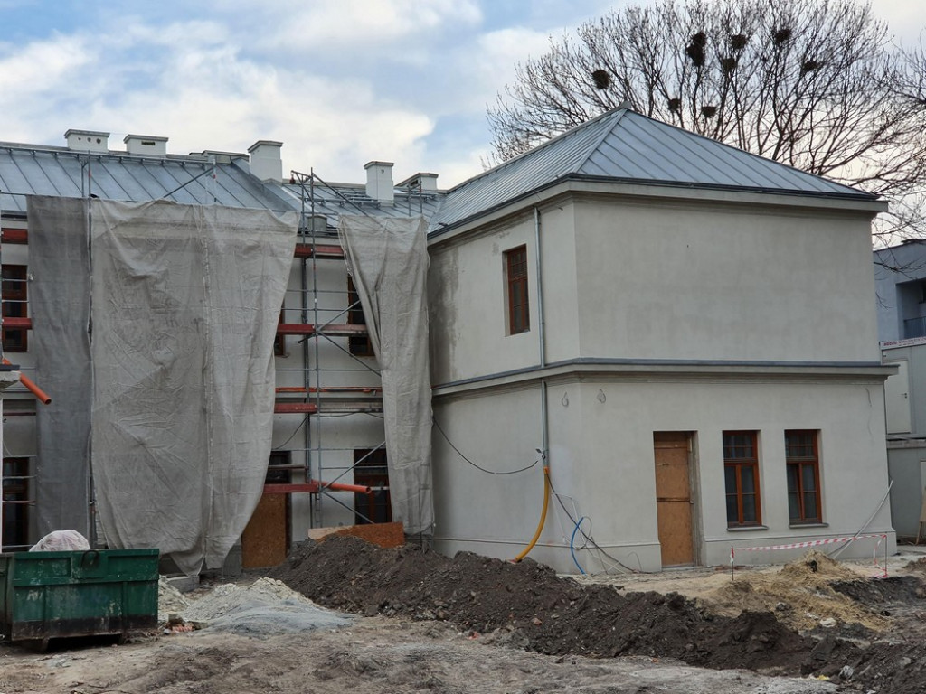 Hrubieszów: Trwa remont Syndykatu Rolniczego - ZDJĘCIA