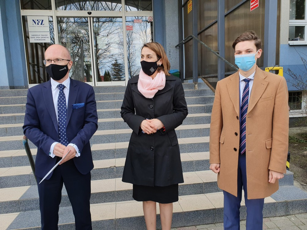 Briefing prasowy przed hrubieszowskim szpitalem - WIDEO, ZDJĘCIA