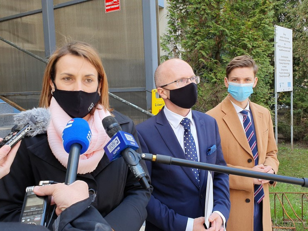 Briefing prasowy przed hrubieszowskim szpitalem - WIDEO, ZDJĘCIA
