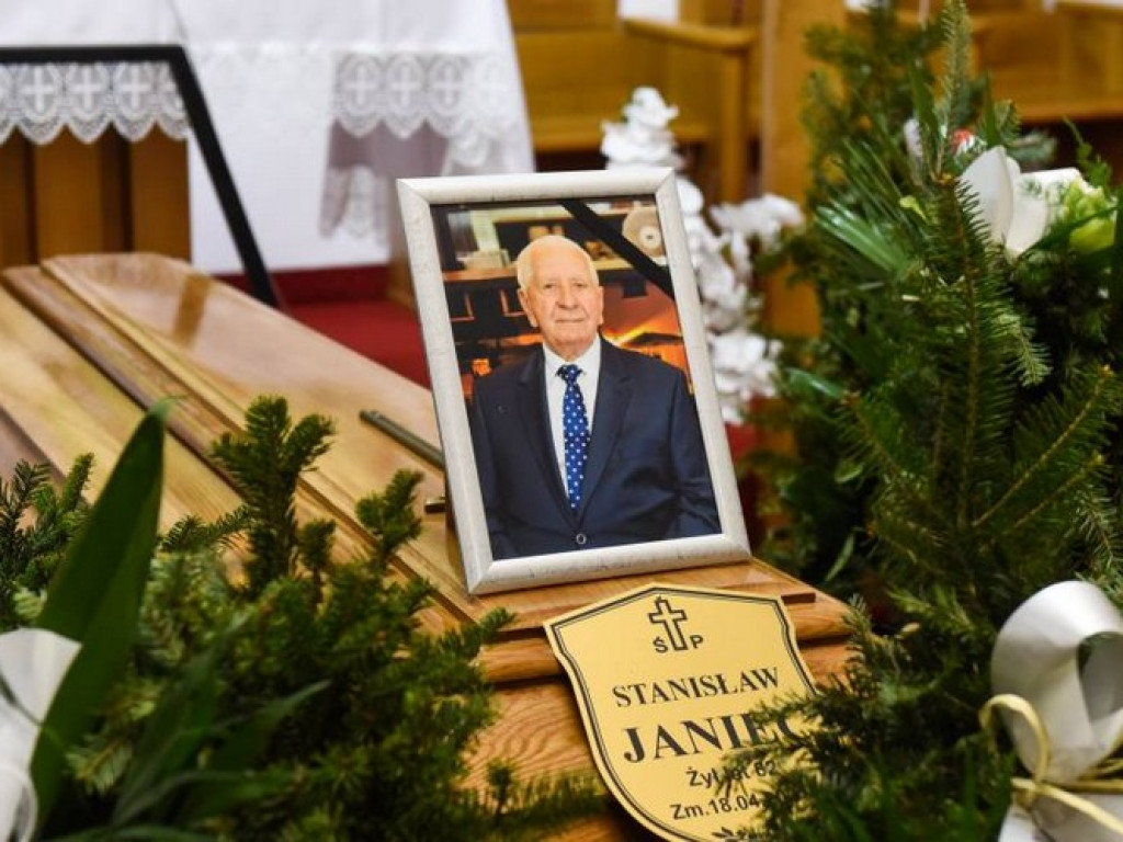 Stanisław Janiec pośmiertnie odznaczony Krzyżem Kawalerskim Orderu Odrodzenia Polski. Fotoreportaż z uroczystości pogrzebowych