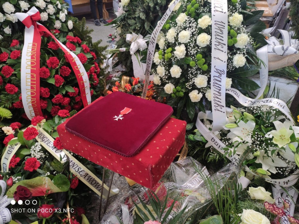 Stanisław Janiec pośmiertnie odznaczony Krzyżem Kawalerskim Orderu Odrodzenia Polski. Fotoreportaż z uroczystości pogrzebowych