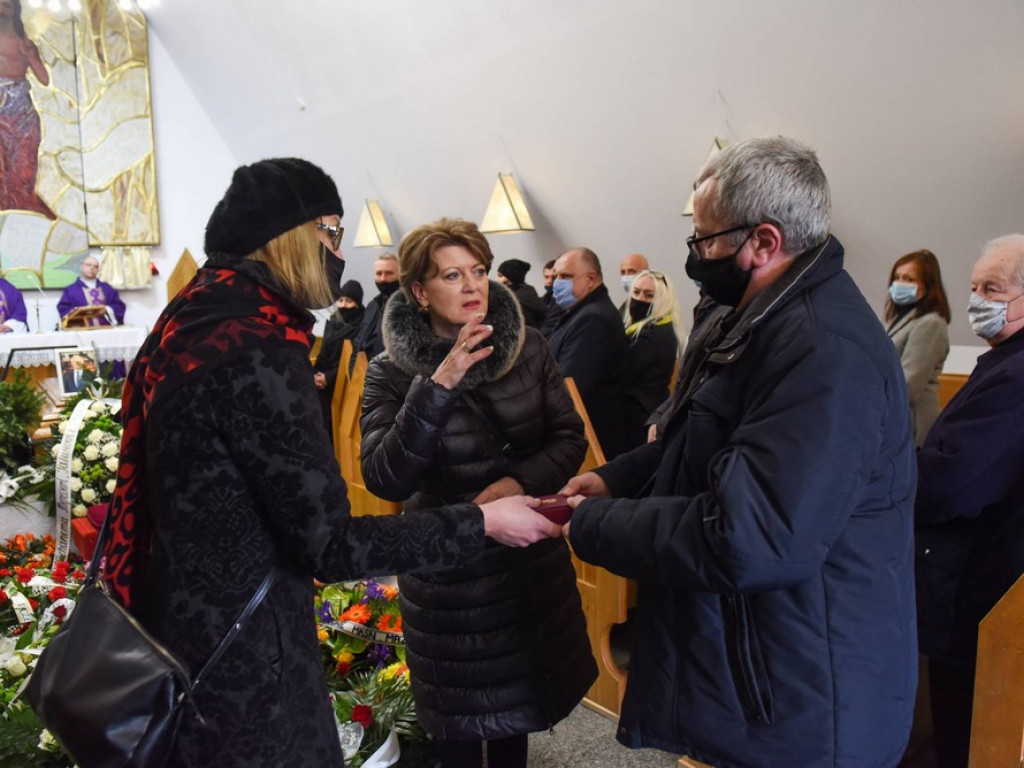 Stanisław Janiec pośmiertnie odznaczony Krzyżem Kawalerskim Orderu Odrodzenia Polski. Fotoreportaż z uroczystości pogrzebowych