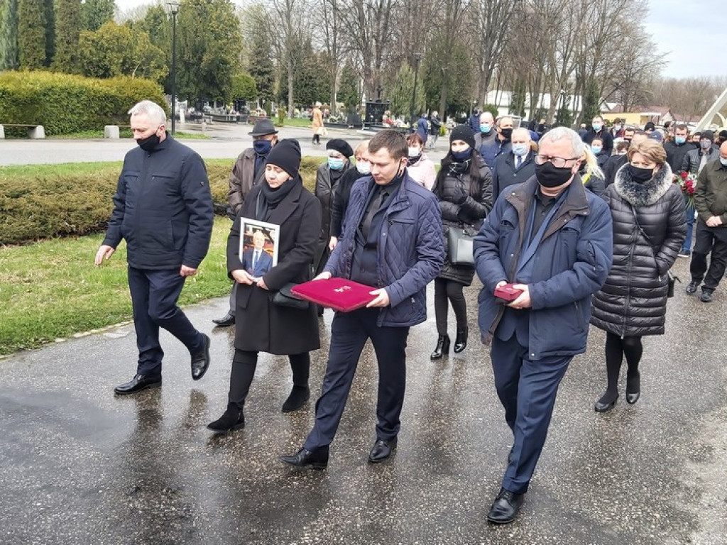 Stanisław Janiec pośmiertnie odznaczony Krzyżem Kawalerskim Orderu Odrodzenia Polski. Fotoreportaż z uroczystości pogrzebowych