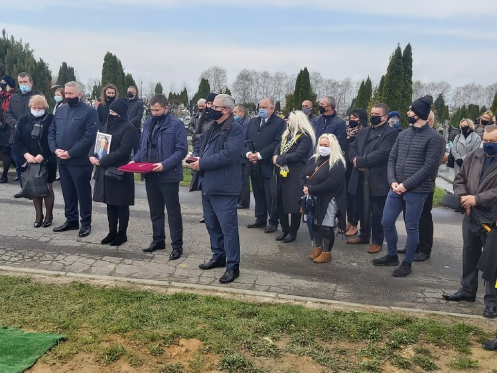 Stanisław Janiec pośmiertnie odznaczony Krzyżem Kawalerskim Orderu Odrodzenia Polski. Fotoreportaż z uroczystości pogrzebowych