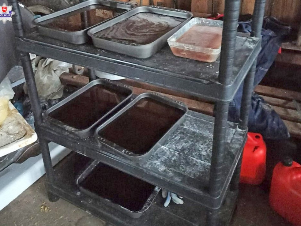 Narkotykowe laboratorium na terenie hodowli psów - WIDEO, ZDJĘCIA