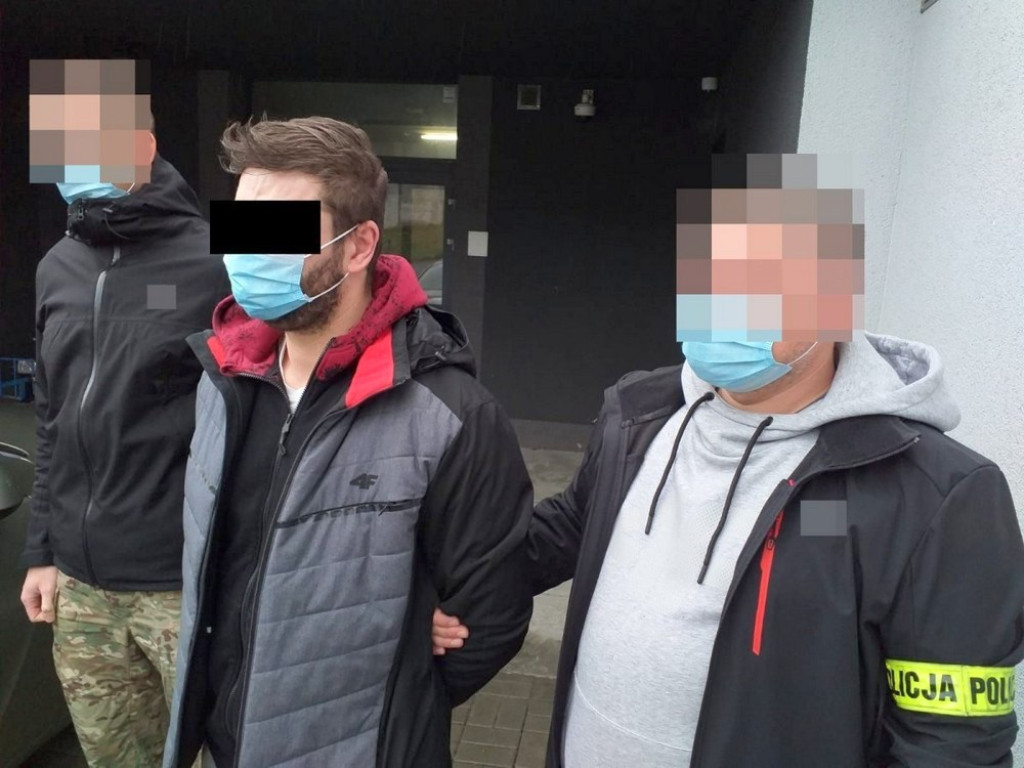 Narkotykowe laboratorium na terenie hodowli psów - WIDEO, ZDJĘCIA
