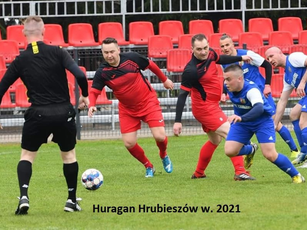 Piłkarskie ligi 1 - 5 maja 2021 r. - ZDJĘCIA