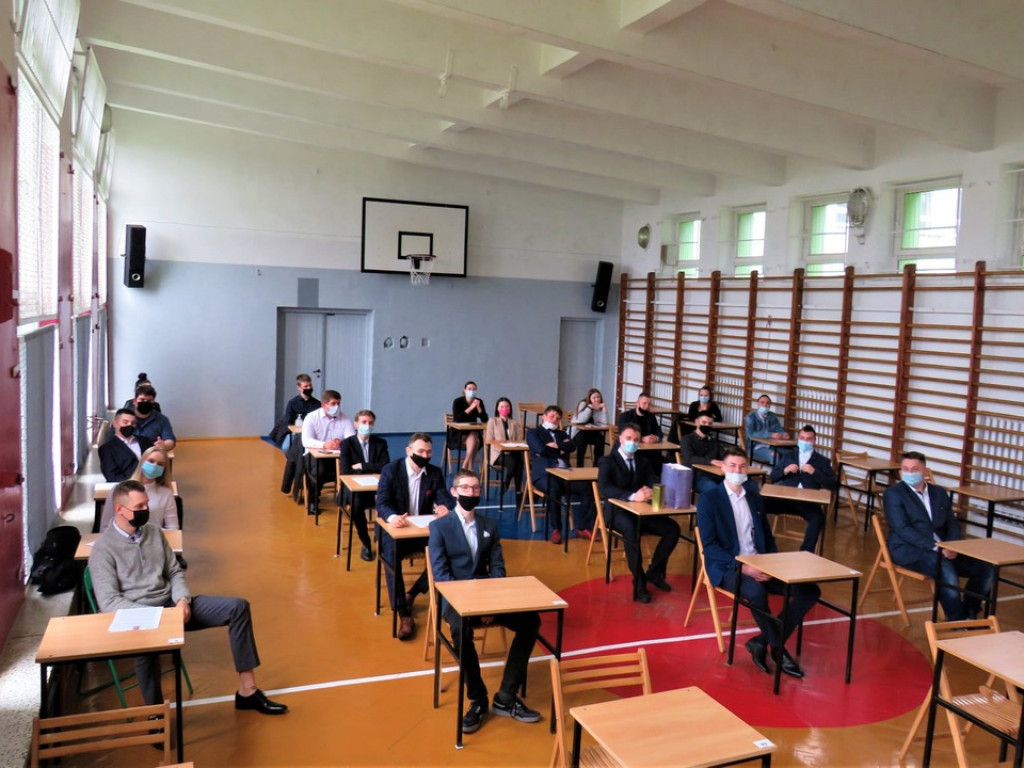 ZS nr 1: Wczoraj uczniowie, dzisiaj absolwenci - ZDJĘCIA