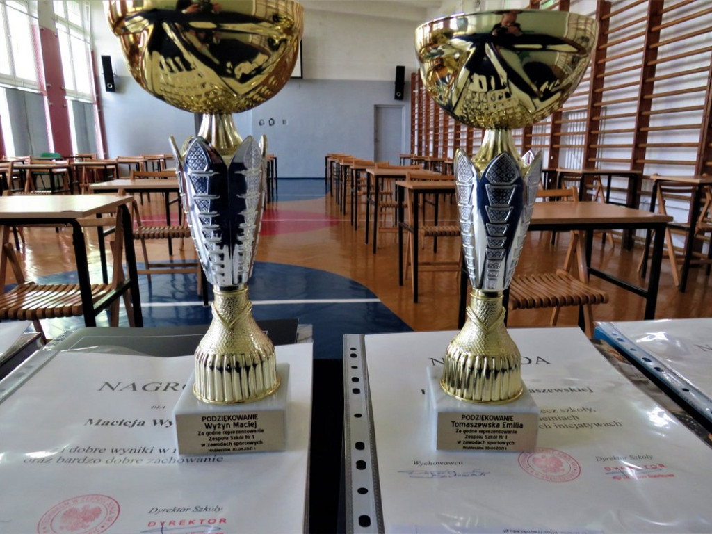 ZS nr 1: Wczoraj uczniowie, dzisiaj absolwenci - ZDJĘCIA
